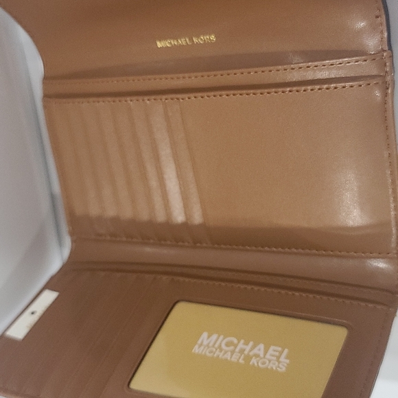 ✅ Michael Kors Jet Set Tri-Fold Large Logo Leather Wallet Acorn / Vanilla ✨ NWT - Picture 11 of 16